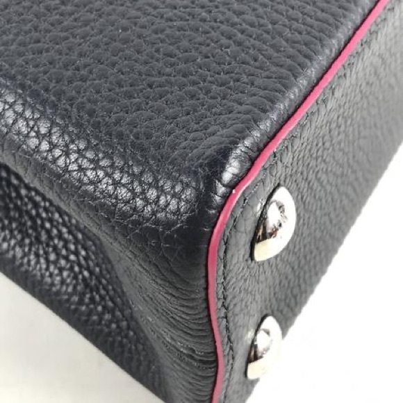 LV Capucines - Picture 5 of 11